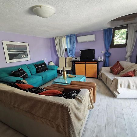 Εξοχική Κατοικία - Cottage Τίνα Líri エクステリア 写真